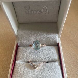Beautiful Aquamarine and Diamond Ring!